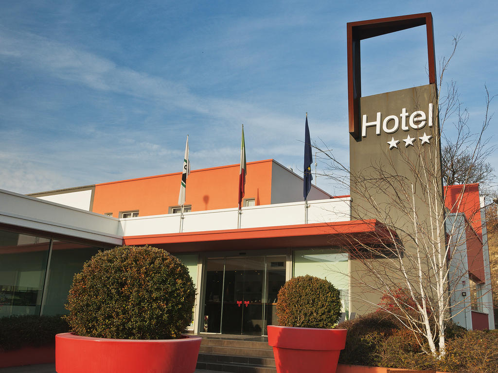 Hotel Cluentum Tolentino Exteriör bild